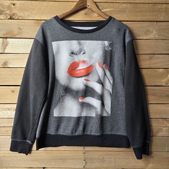Urban Heritage Red Lips Seductive Crewneck Sweater Womens XL - Picture 1 of 5